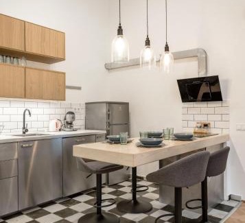 Belso-Ferencvaros Apartment | Industrial Fantasy Apartment