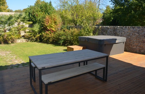 Mouleydier House | Industrial loft with spa between bergerac and lalinde