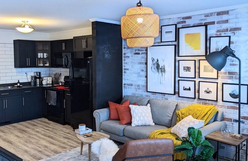 Saskatoon Condo | Industrial-Style 2BDR Suite Near Saskatoon Airport