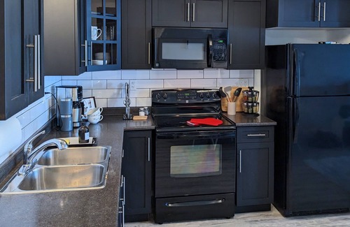 Saskatoon Condo | Industrial-Style 2BDR Suite Near Saskatoon Airport