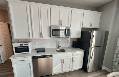 Maxwell Apartment | Indy 500 @ Little Retreat Suite in Fishers!