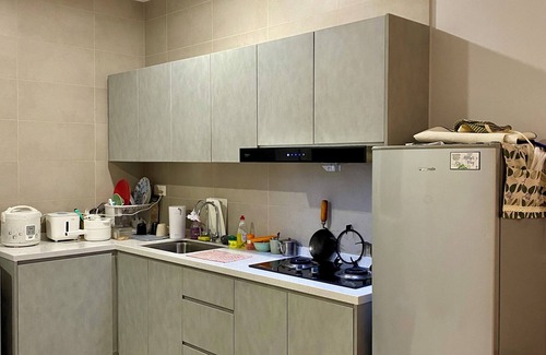Kampung Puah Seberang Apartment | Infinite Pool! Room in Kuala Lumpur