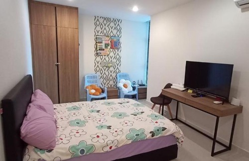 Batu Lintang Apartment | Infinity City View Pool II Kozi Square