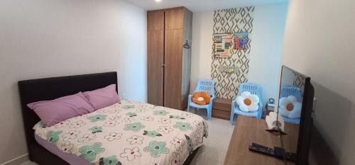 Batu Lintang Apartment | Infinity City View Pool Kozi Square