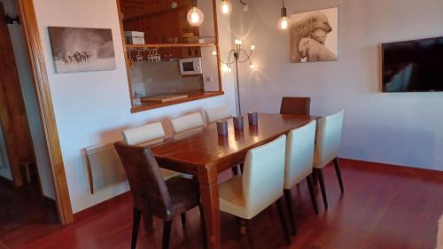 Angoustrine Apartment | Infinity Mountain View