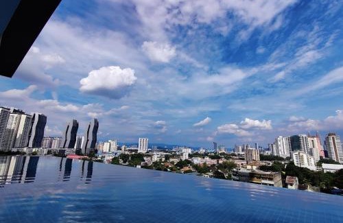 Sentul Apartment | Infinity pool! High Speed WiFi! Rica Residence!