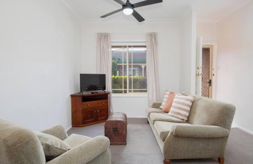 Mayfield House | Ingall Hearth - Cosy Comfort near Newcastle Beach