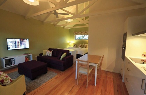 Cowes House | Inglenook Spa Cottage for Two