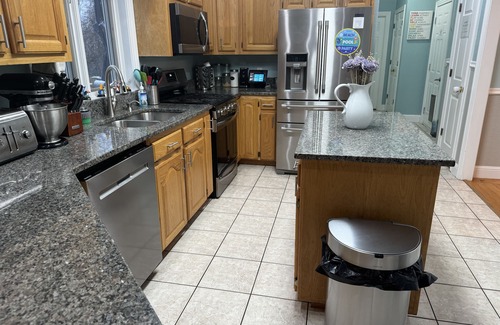 Carthage House | Inground Pool, Hot Tub, Movie Theater, 6 bedrooms, 3 Baths in Carthage, MO
