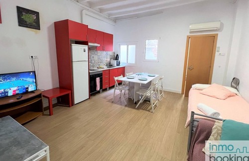 Reus Apartment | Inmobooking the Recs, apartment in the center of Reus