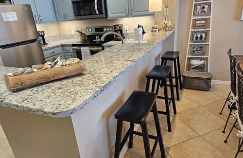 Dauphin Island Condo | Inn at Dauphin Island 110-Walk-in Shower! Walk out to Pools and Beach!