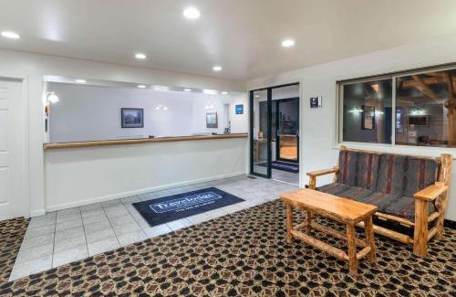 Lander Hotel | Inn at Lander, Travelodge by Wyndham