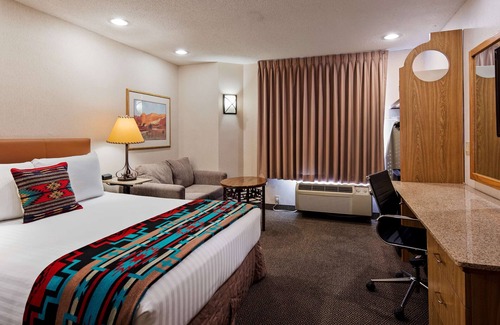 Santa Fe Hotel | Inn at Santa Fe, SureStay Collection by Best Western