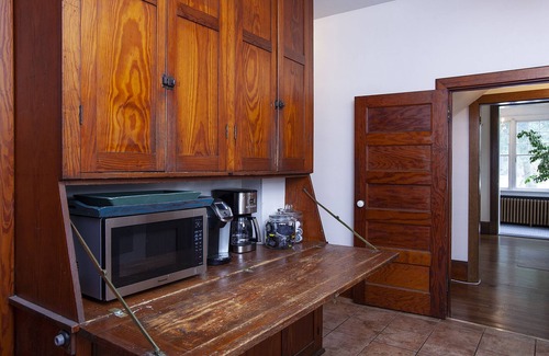 Hummelstown House | Inn-at-the-Brownstone, only 3.3 miles to Hershey Park