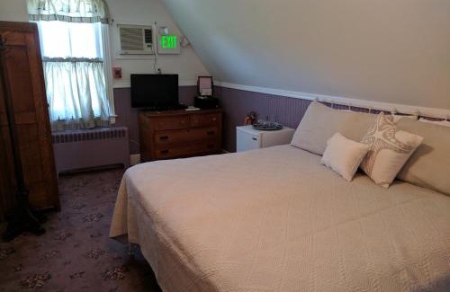 Village Green Hotel | Inn at the Park