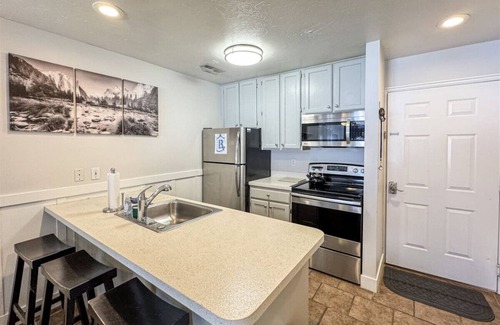 Harbor Village Condo | Inn Building Condo #112, updated beautiful condo