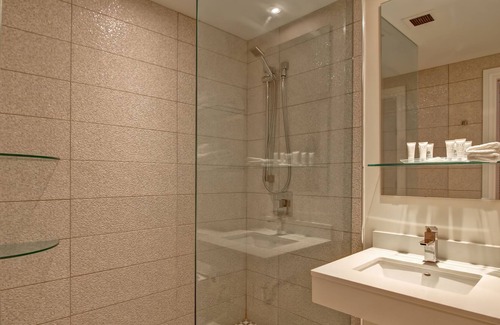 Waterloo Hotel | Inn of Waterloo and Conference Centre