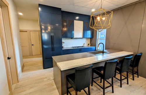South Main Street Apartment | Inn on Main - Modern 1st Floor Apartment in the heart of Downtown Geneva