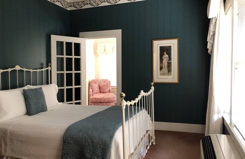 Glen Rose Hotel | Inn On The River