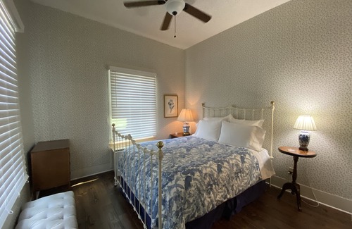 Glen Rose Hotel | Inn On The River
