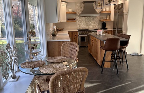 Mattituck House | Inn The Vineyard: Secluded Waterfront Family Vacation Home in Mattituck