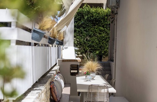 Asteri Villa | Inn Villa - Pool, BBQ, Playground & Close to Beach, Car-free holiday
