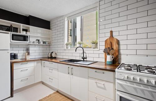 St. Lucia Apartment | Inner City apartment living in quiet location