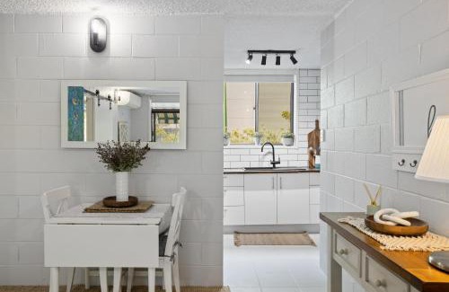 St. Lucia Apartment | Inner City apartment living in quiet location