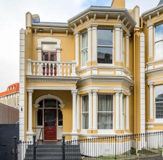 Dunedin City Centre House | Inner City Executive Living on Stuart Street