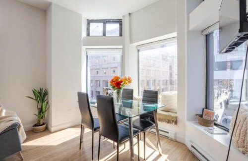 Downtown Montreal Apartment | Inner-City Studio on Bishop -Heart of MTL