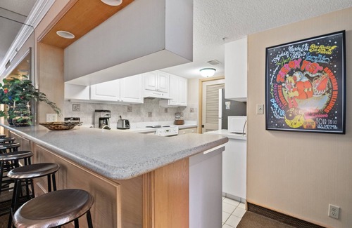 Palm Harbor Condo | Innisbrook Condo on 15th Hole of Copperhead Course, 1 BR 1 BA with access to restaurants and golf!
