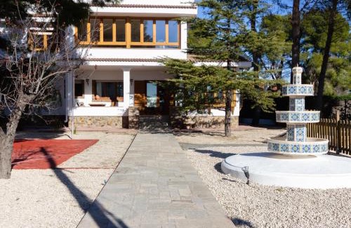 Les Tres Cales Villa | INNOUTHOME Gran casa y piscina torrente