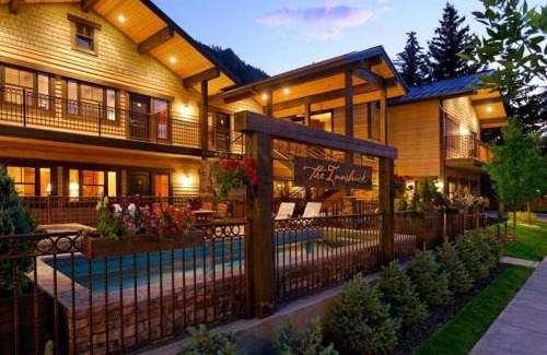 West End House | Innsbruck Aspen Deluxe Two-Bedroom Suite 02 w/Hot tub, Centrally located