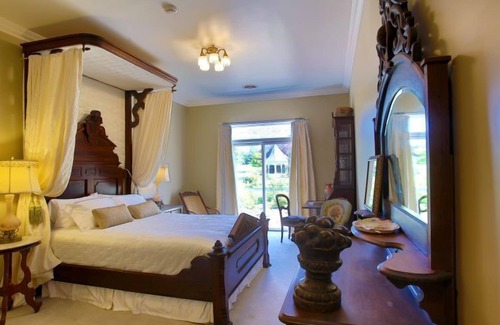Logansport Bed & Breakfast | Inntiquity A Country Inn