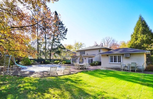 Todt Hill House | Inquire for special marathon and even rates. Long-time host.