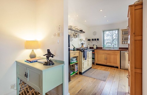 Kingussie Cottage | INSHCRAIG, family friendly, with open fire in Kincraig