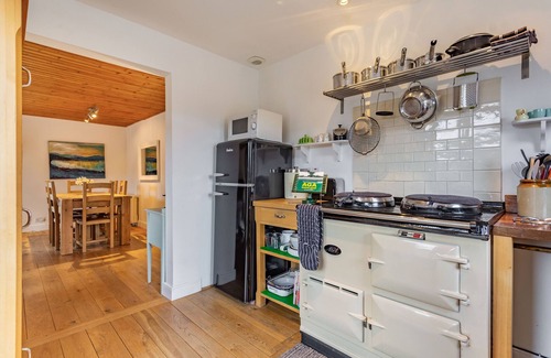 Kingussie Cottage | INSHCRAIG, family friendly, with open fire in Kincraig