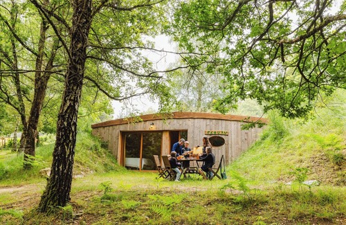 Bieuzy Cabin | Insolite - Cabane Elouan Vitrée Face à la Rivière