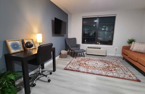 Roselle Apartment | Insta Ready 2 Bd/2Ba w/ Free Parking