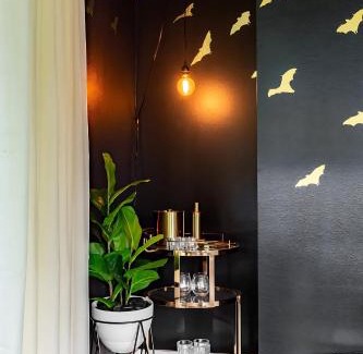 East Cesar Chavez House | Insta-worthy - 6BR Home Rainey Street - 6 min walk
