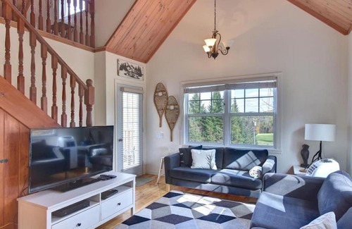Mont-Tremblant House | Instant Suites Luxury 3 BR Cabin with Breathtaking Views