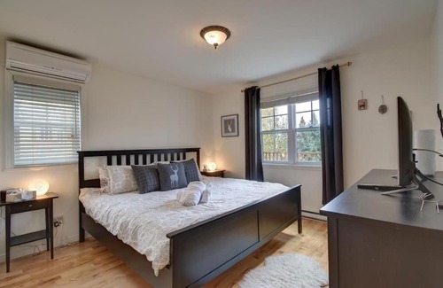 Mont-Tremblant House | Instant Suites Luxury 3 BR Cabin with Breathtaking Views