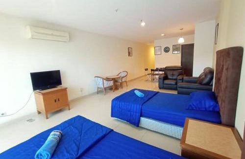 Lumut Apartment | InstaStay Room Unit Marina Island Teluk Batik - 1 Bedroom Queen Bed & 2 Single Bed