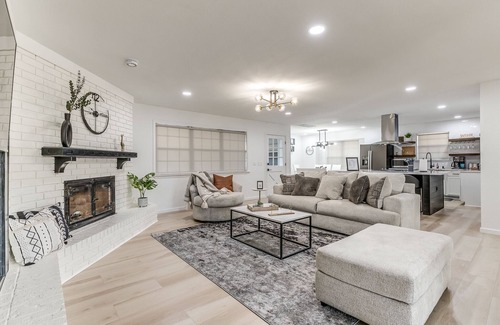 Oklahoma City House | Instaworthy Cozy House - near Lake Hefner, OKC
