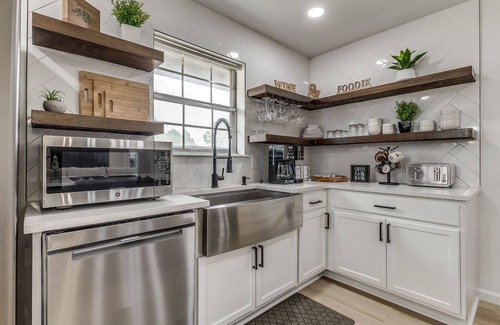 Oklahoma City House | Instaworthy Cozy House - near Lake Hefner, OKC