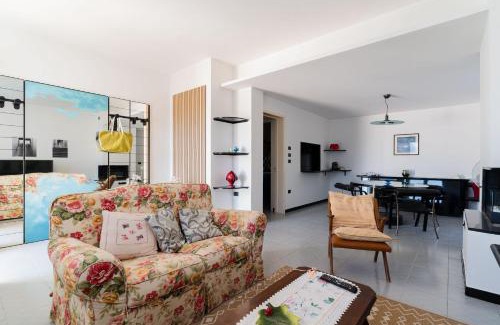 Tuglie Apartment | Intera casa ad uso esclusivo con 3 camere 2 bagni giardino wifi parcheggio lavatrice microonde barbecue macchina caffè