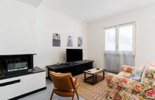Tuglie Apartment | Intera casa ad uso esclusivo con 3 camere 2 bagni giardino wifi parcheggio lavatrice microonde barbecue macchina caffè