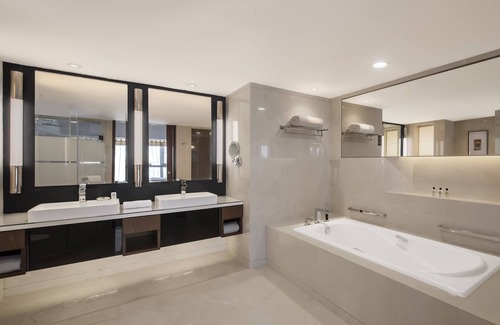 Downtown Shanghai Hotel | InterContinental Shanghai Pudong Hotel by IHG