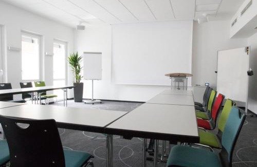 Burbach Hotel | Internationales Tagungszentrum Karimu
