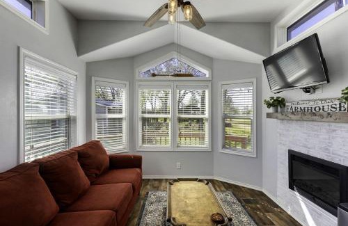Emory House | Intimate Chic Cabin Suitable for Four with Private Deck in Texas